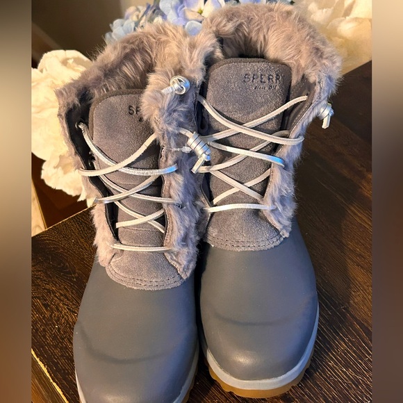 Sperry Thinsulate Faux Fur Gray Lace up Boots - Picture 1 of 10
